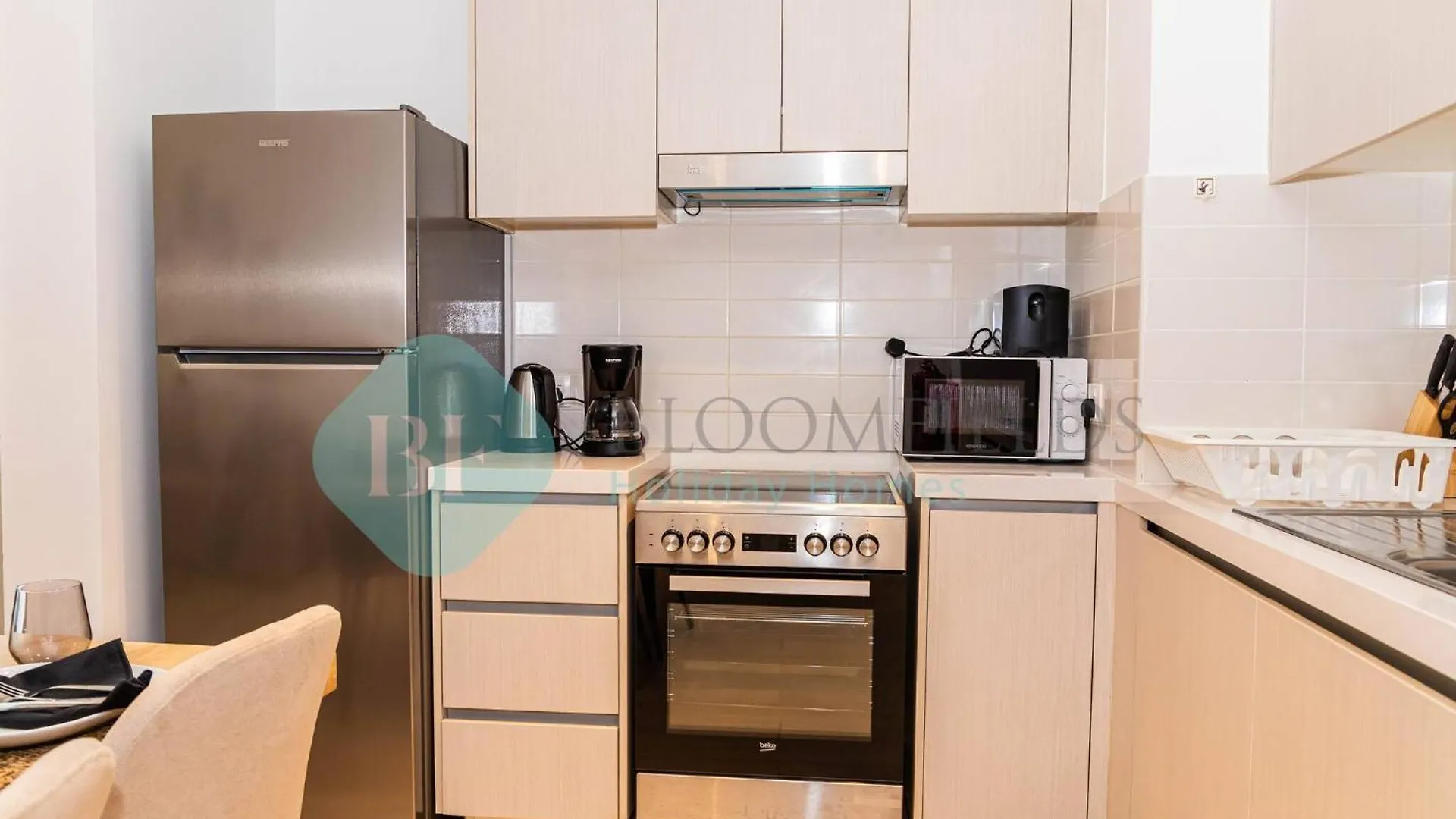 Апартаменты Bloomfields Stylish 1Br In Waters Edge Yas Island Абу-Даби 0*,  ОАЭ